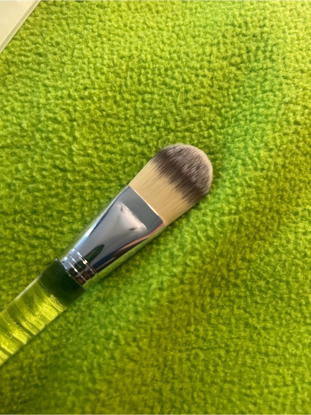 Foundation Brush – clear Handle, Synthetic Bristles.